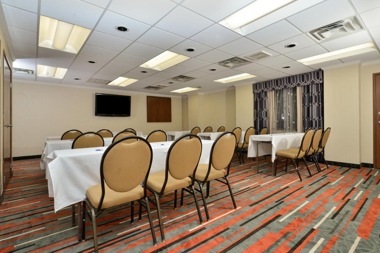 Holiday Inn Express Boston-Milford By Ihg Exteriér fotografie