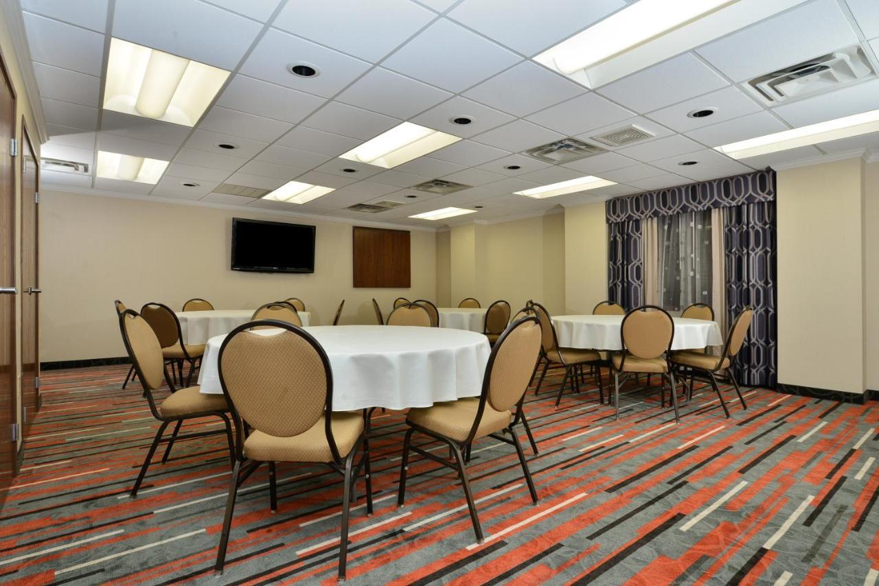 Holiday Inn Express Boston-Milford By Ihg Exteriér fotografie