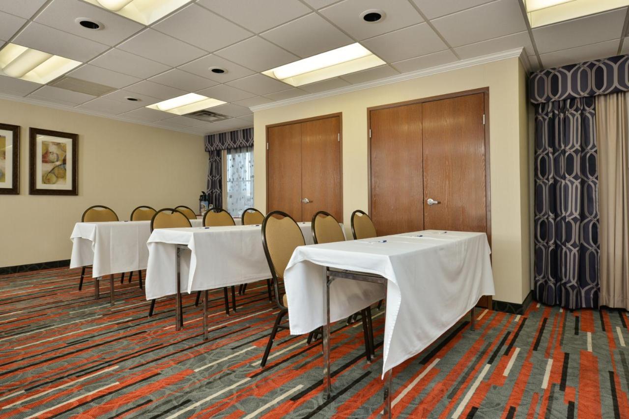 Holiday Inn Express Boston-Milford By Ihg Exteriér fotografie