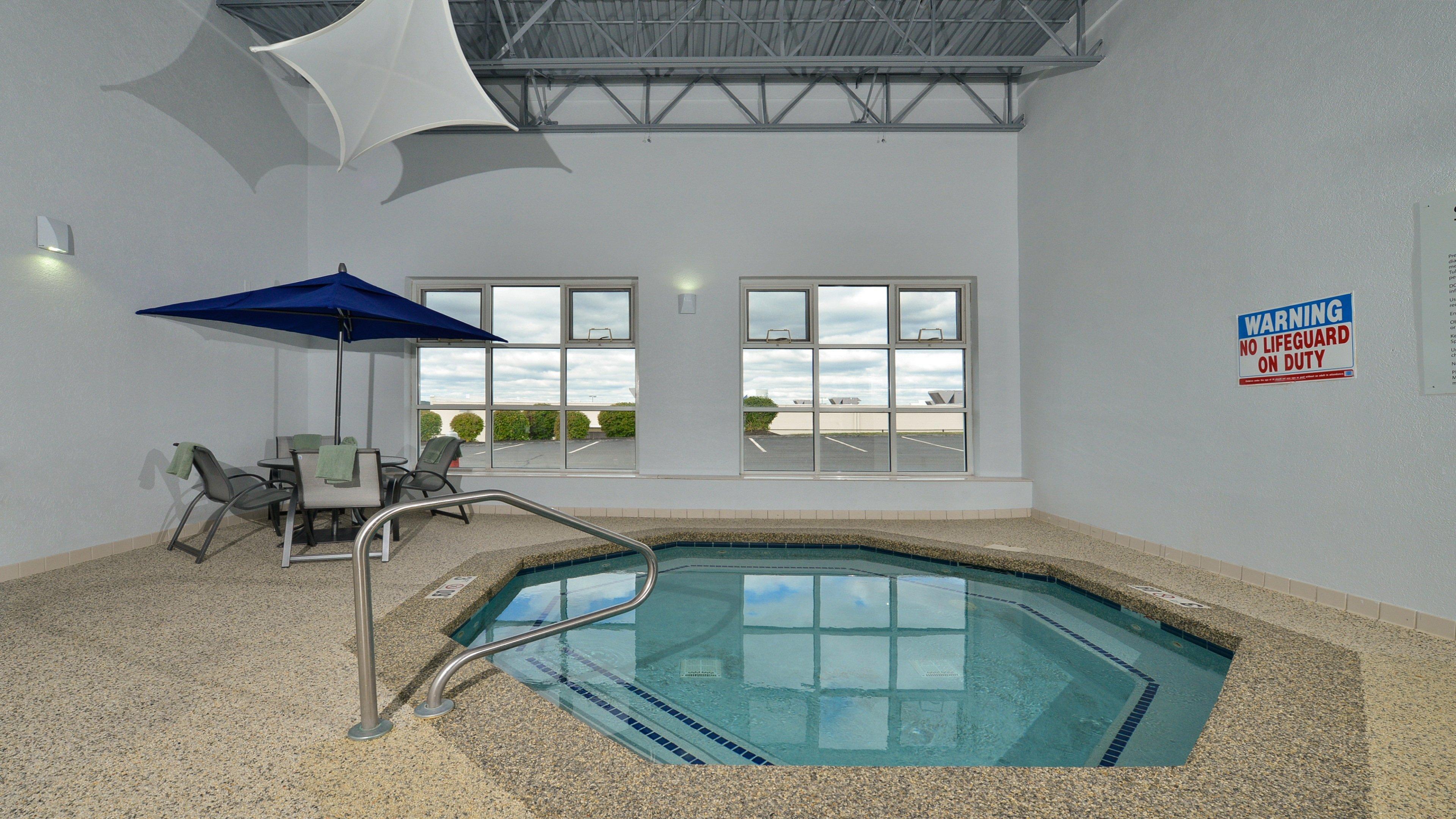 Holiday Inn Express Boston-Milford By Ihg Exteriér fotografie